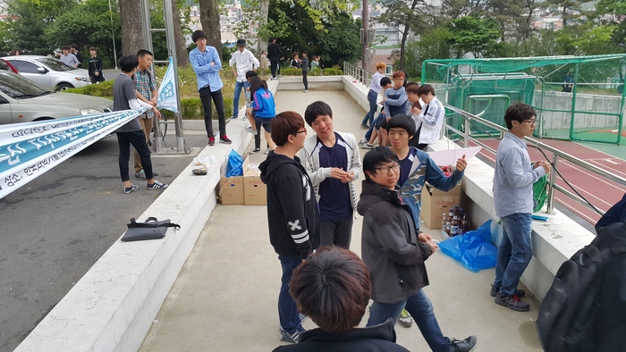 2015학년도 컴퓨터정보과 학교 체육대회 사진입니다.